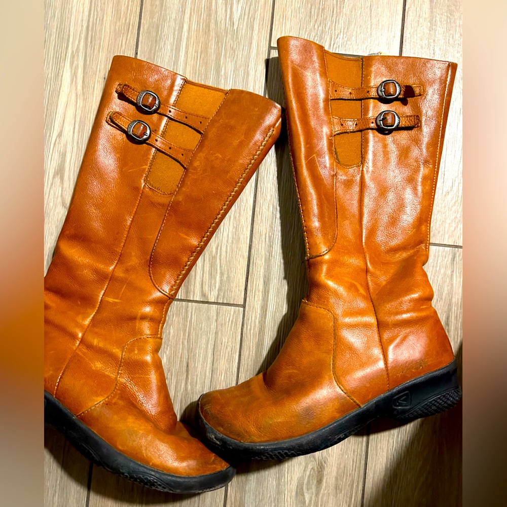 Gorgeous leather boots